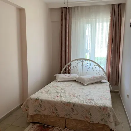 Cizmeci アパートホテル Çeşme