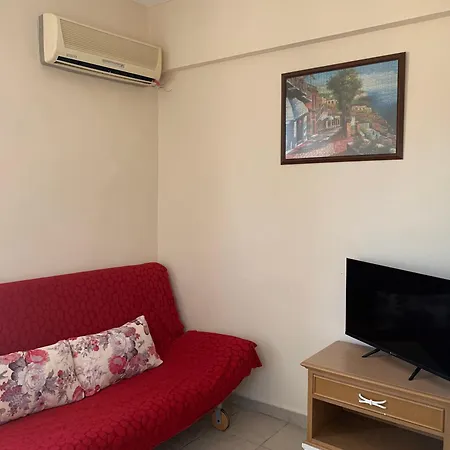 アパートホテル Cizmeci Çeşme